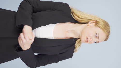 Vertical-video-of-Business-woman-with-time-pressure.